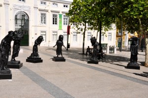 Awesome demon-thing statues