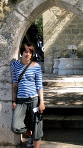 Looking like a sleepy pirate at the castelo